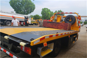 顺平附近拖车电话号码服务